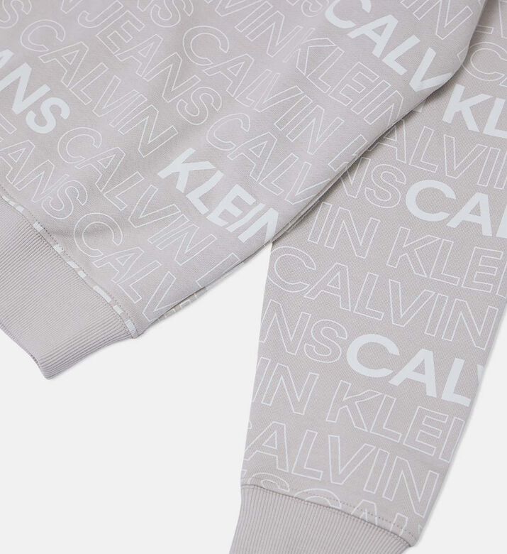 سترة بغطاء رأس بطبعة شعار على كاملها