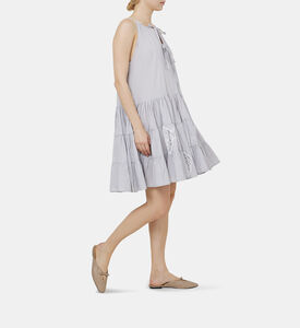 فستان جورجيتي مفصّل بالكشكشة