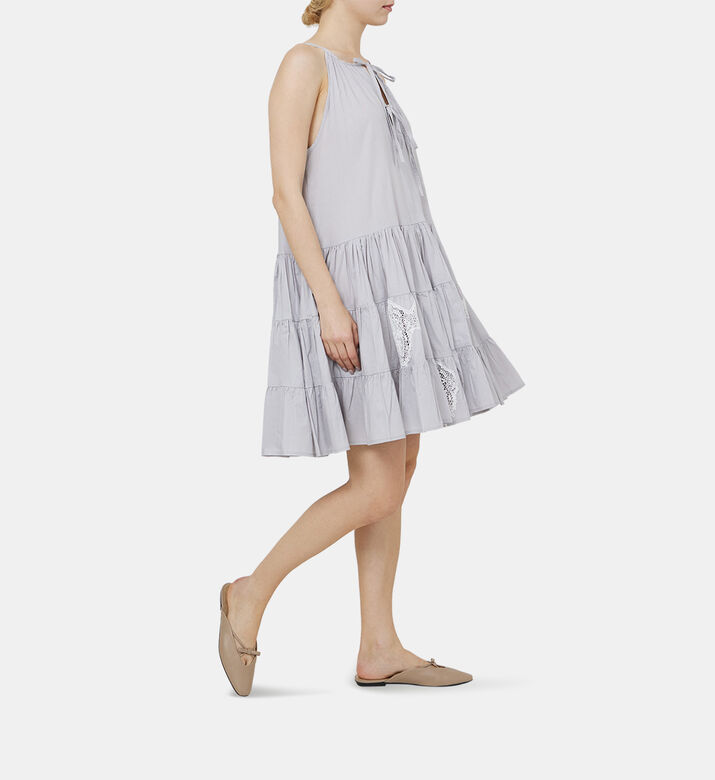 فستان جورجيتي مفصّل بالكشكشة