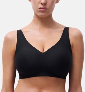Chantelle Bra, Black, M, Model View