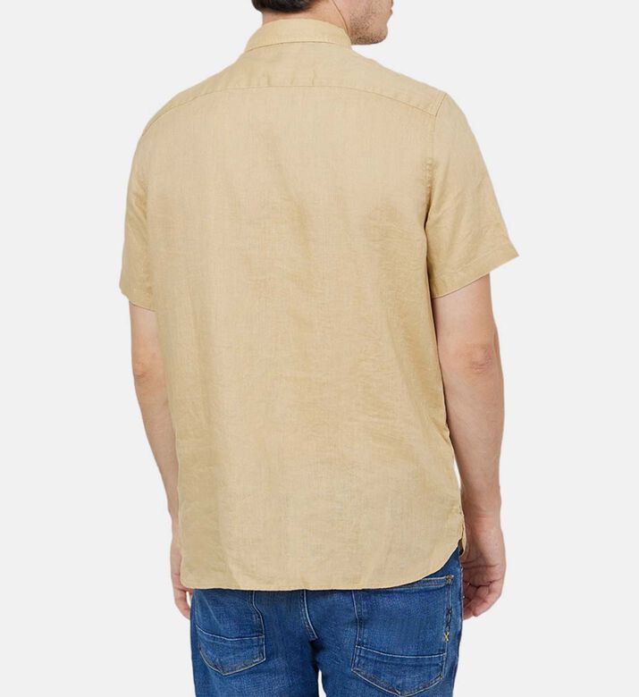 قميص كتان بجيوب وأكمام قصيرة