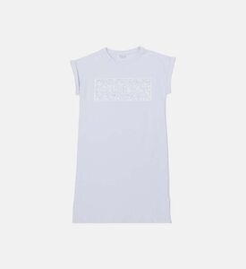 فستان قصير الأكمام مطرز بأزهار