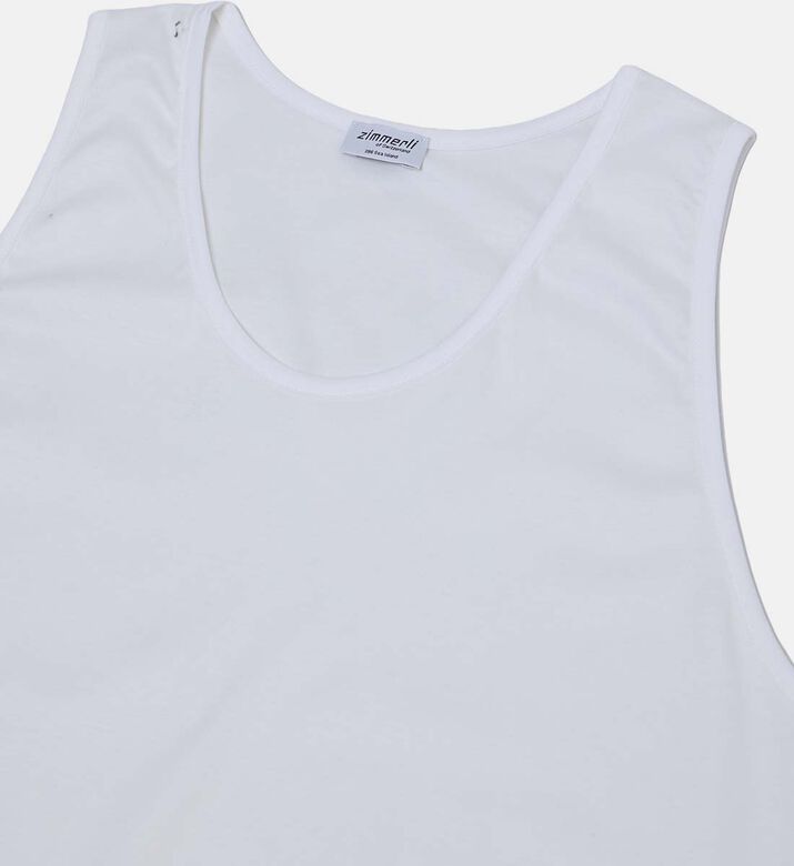 بلوزة بدون أكمام كلاسيكية