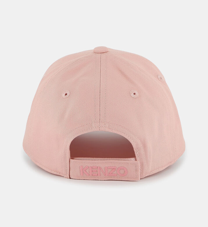 قبعة بيسبول بشعار مطرز ومنحني