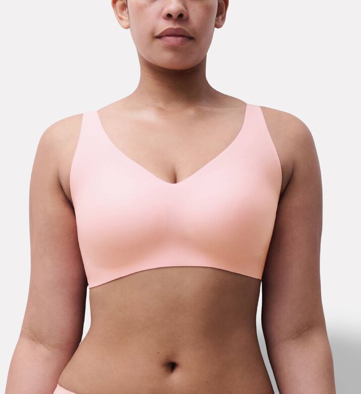 Chantelle Seamless Wide Straps Bra, Model View