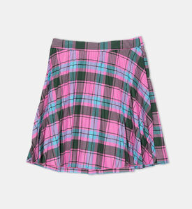 تنورة قصيرة بطيات