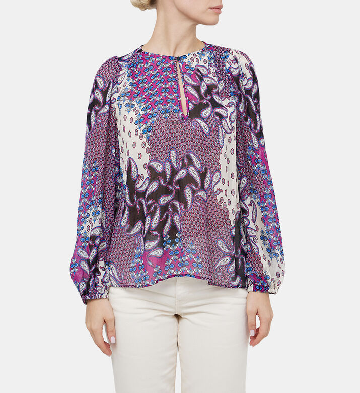 بلوزة بلير انسيابية مزينة بنقشة بلوزة بلير انسيابية مزينة بنقشة