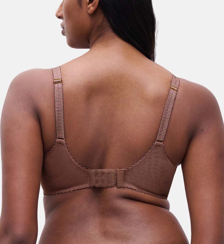 Chantelle Bra, Brown, 95, B, Model View
