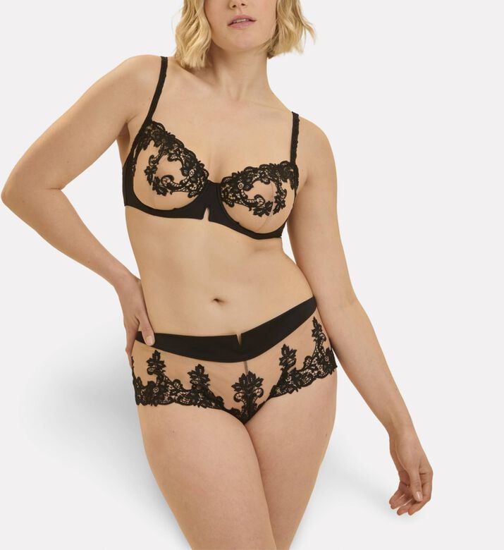 Simone Perele Bra Half Cup, Model View