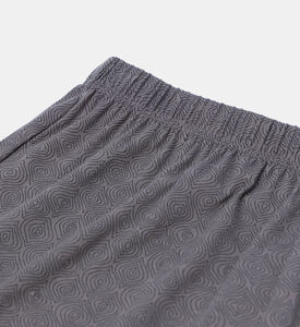 شورت بطبعة بالكامل وزر واحد