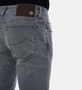 جينز مستقيم بساق بتأثير باهت