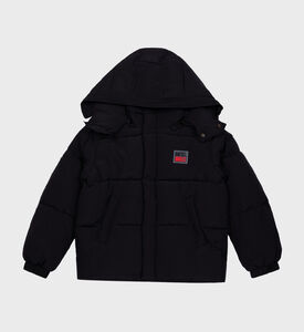 الصبي مبطن مقنعين سترة منتفخة