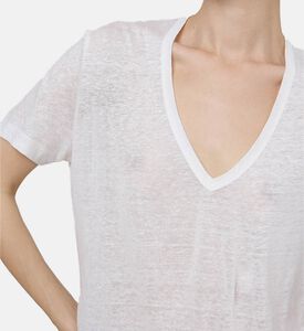 تيشيرت كلاسيكي بياقة بشكل في