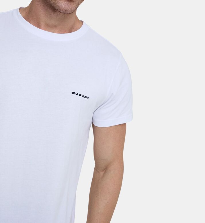 تيشيرت زافره قطن بشعار على الصدر