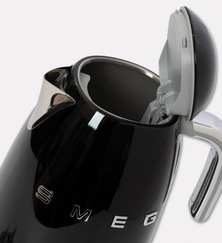 Smeg Standard Stainless Steel Kettle, Cream, Packshot View