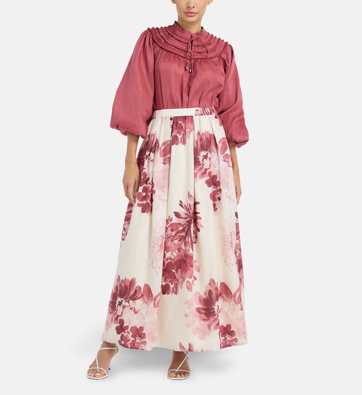 Carter and White Skirt Amaya, Model View