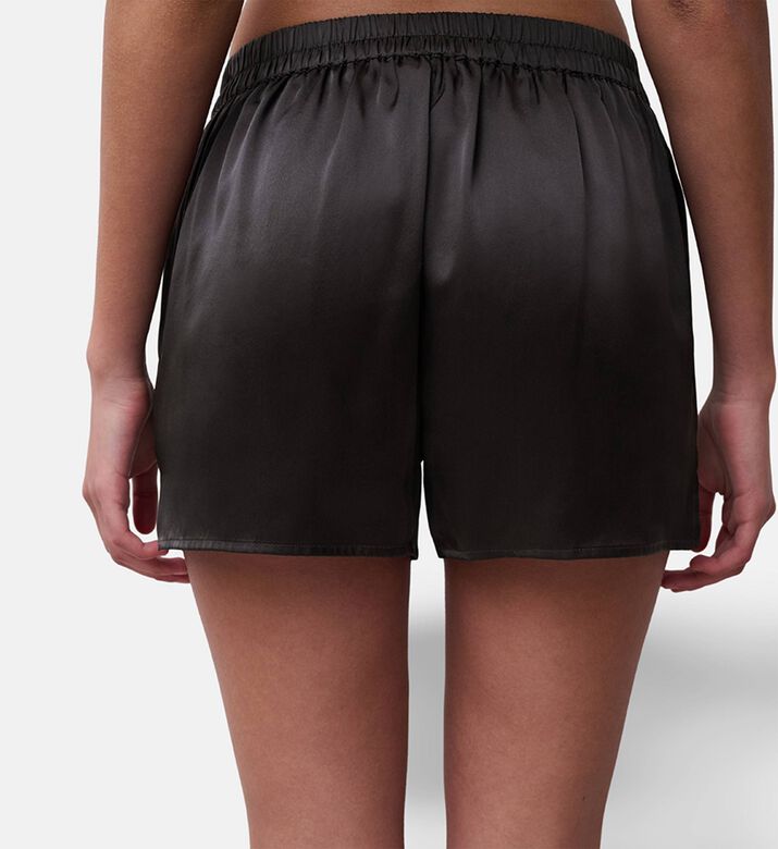 Chantelle Short, Model View