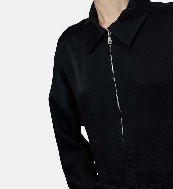 جاكيت بومبر دانتيل جورجيت من الخلف جاكيت بومبر دانتيل جورجيت من الخلف