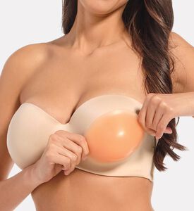 Magic Bodyfashion Silicones Nipples Covers, Model View