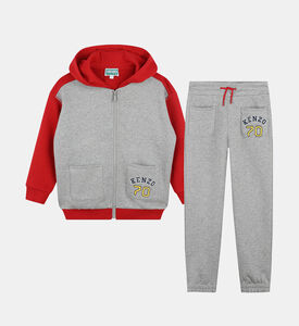 طقم بجيوب مطرزة بلوغو من الأمام