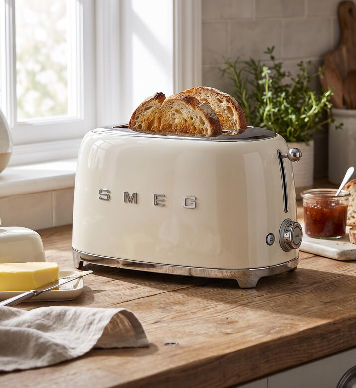 Smeg 50s Style 4-slice Toaster, Cream, Packshot View