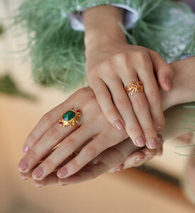 Ottoman Hands Emerald Crystal Ring, Gold, S, Packshot View