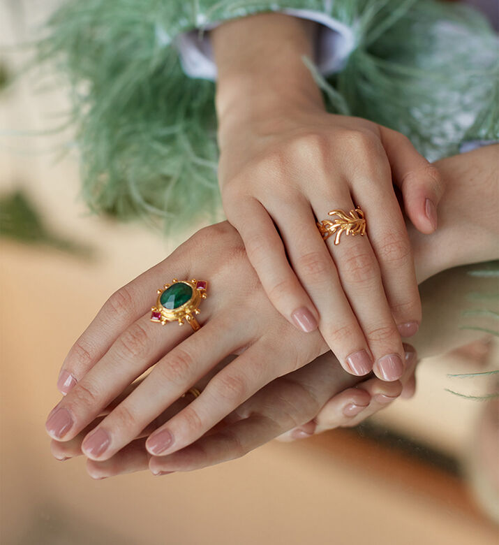 Ottoman Hands Emerald Crystal Ring, Gold, S, Packshot View