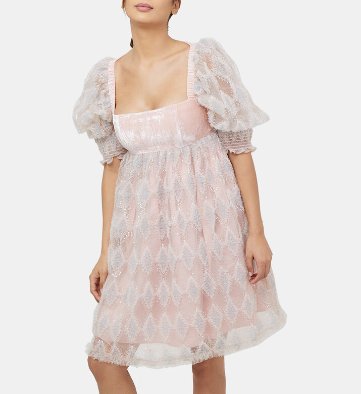 فستان دوتشيس قصير بتأثير التول