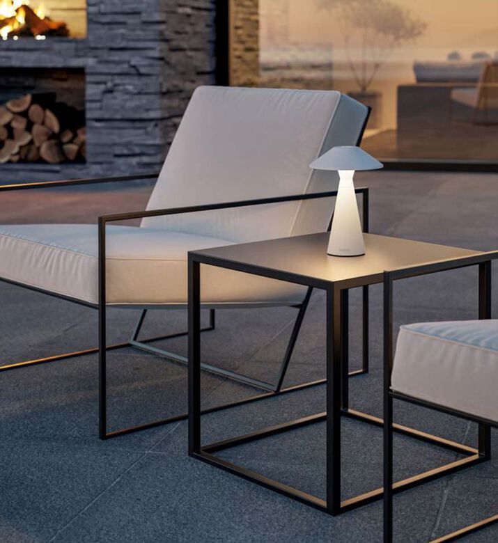 Move Aluminum Led Table Lamp