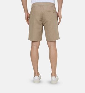 شورت غير رسمي بقصة ضيقة