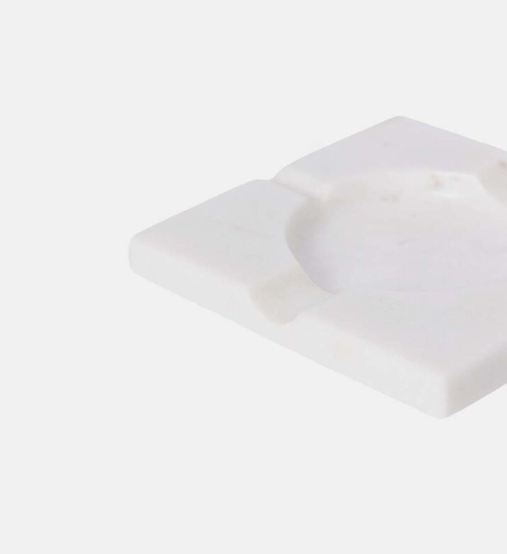 منفضة سجائر رخامية بلمسة لامعة