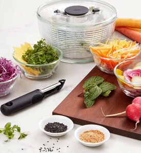 بلاستيكية مستديرة للسلطة