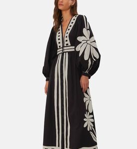 فستان طويل بنقوش الطبيعة