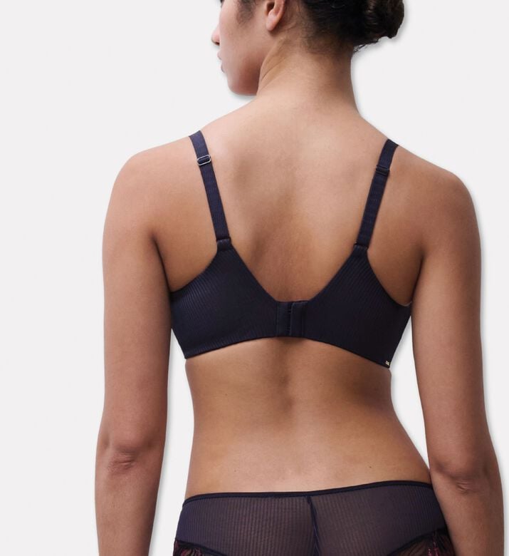 Chantelle Plunge T-shirt Bra, Blue, 95, B, Model View
