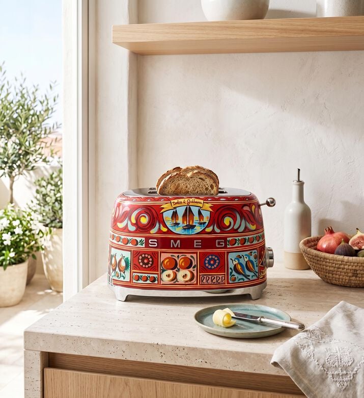 Smeg 2-slice Toaster Dolce And Gabbana, Packshot View