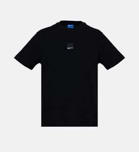 تيشيرت بياقة دائرية وطبعة خلفية