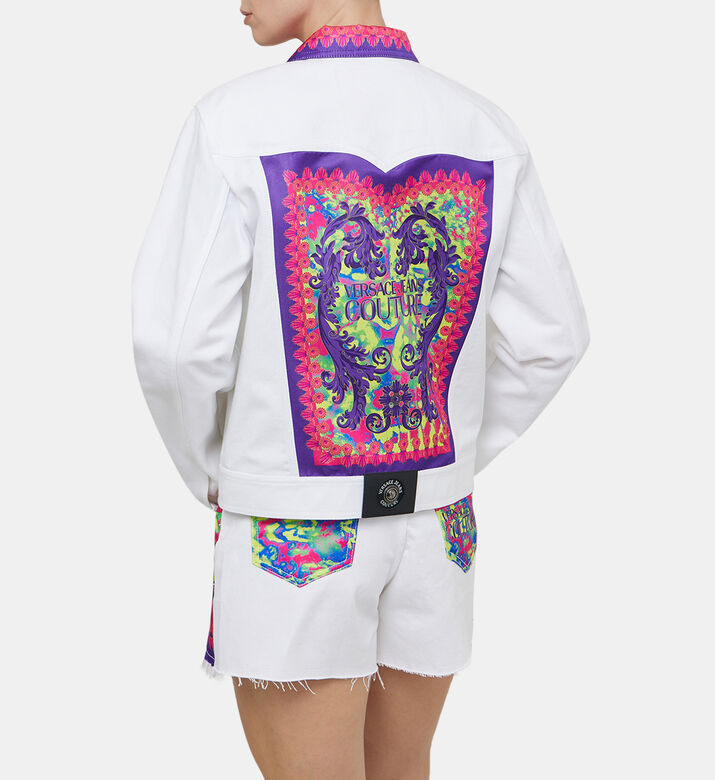 جاكيت دنيم بطبعة حيوانات