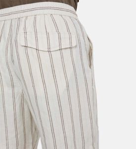 شورت غير رسمي بنقشة مخططة