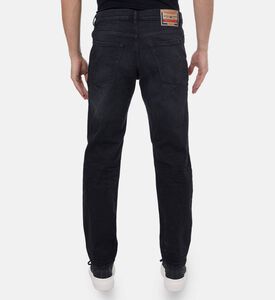 بنطال جينز بقصّة عادية وجيوب مفتوحة