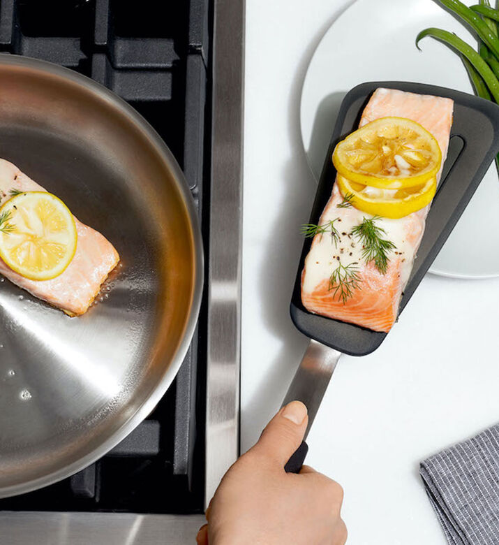 Oxo Silicone Flexible Omelet Turner, Packshot View