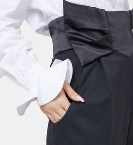 بنطال مشد بأرجل واسعة وخصر عالي