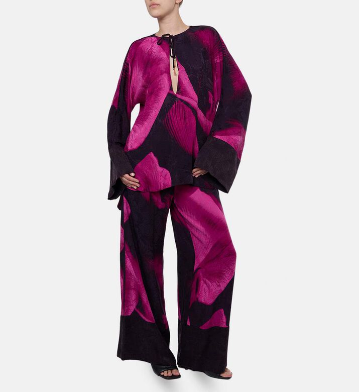 Niluu Floral-print Tie Closure Top, Model View