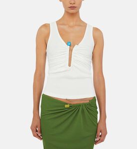 قميص بدون أكمام مع قلادة كريستالية