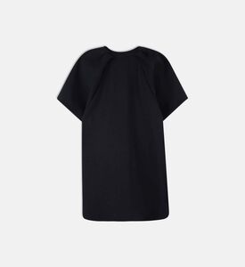 فستان بأكمام منفوشة وطبعة غرافيكية بشكل حقيبة