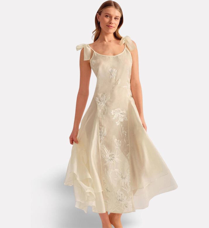 Rya Gown Robe Voltaire, Model View