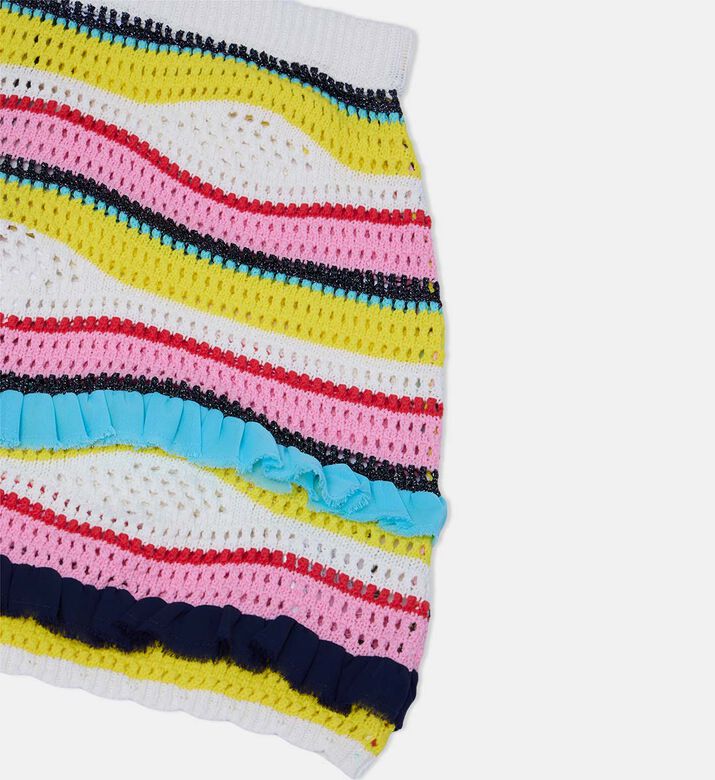 تنورة محبوكة بتفالصيل مكشكشة