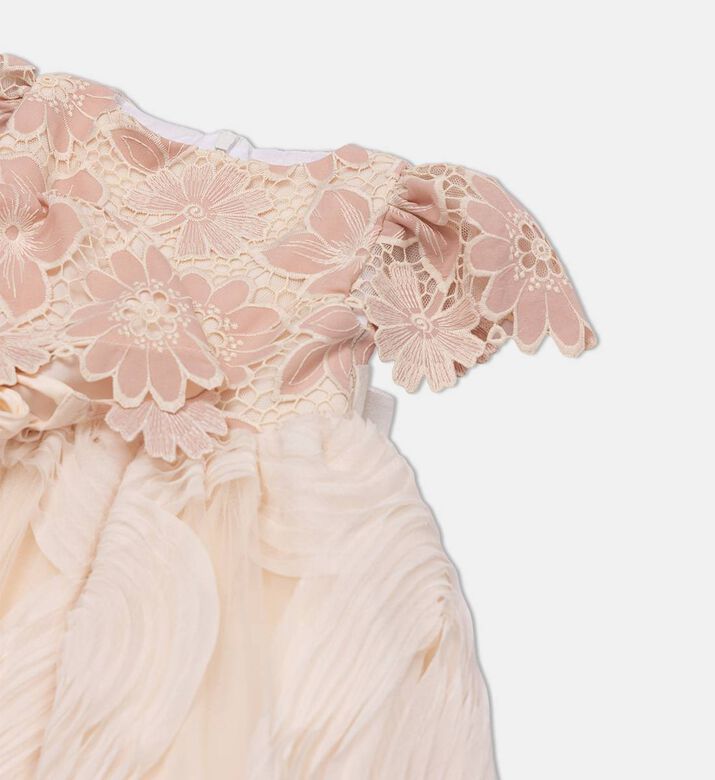 فستان بأكمام قصيرة مطرز بأزهار