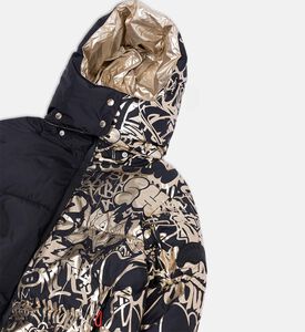 جاكيت منفوخ مبطن بطبعة غافيتي