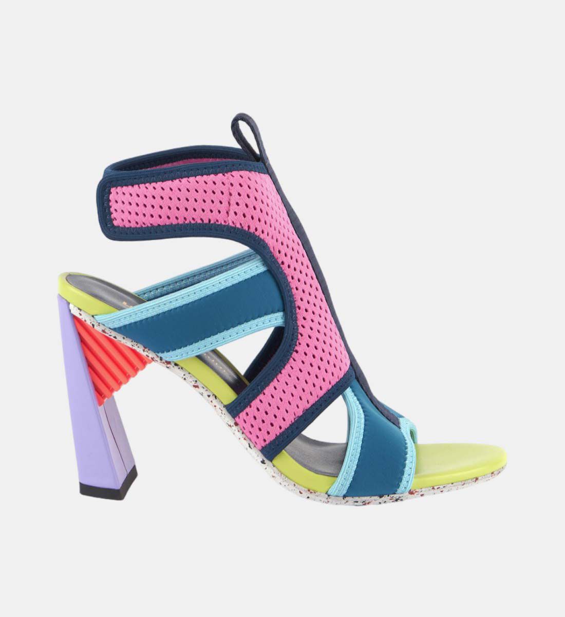 Un sandals on sale