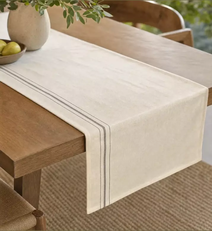 Estia Rustic Table Runner, Model View